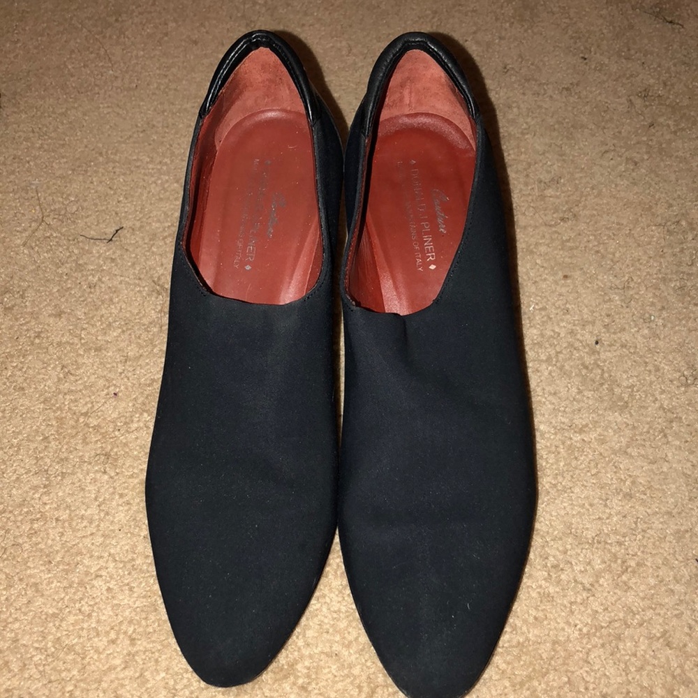 Size 10 Donald Pliner black platform shoe